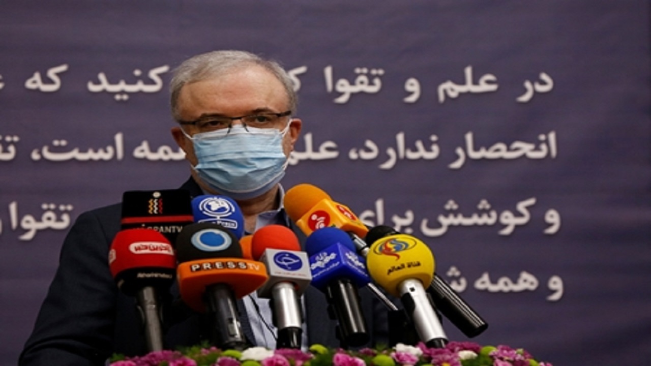 واکسیناسیون نیروهای نظامی و انتظامی از هفته آینده / واکسن را در دنیا به راحتی به کسی نمی‌دهند