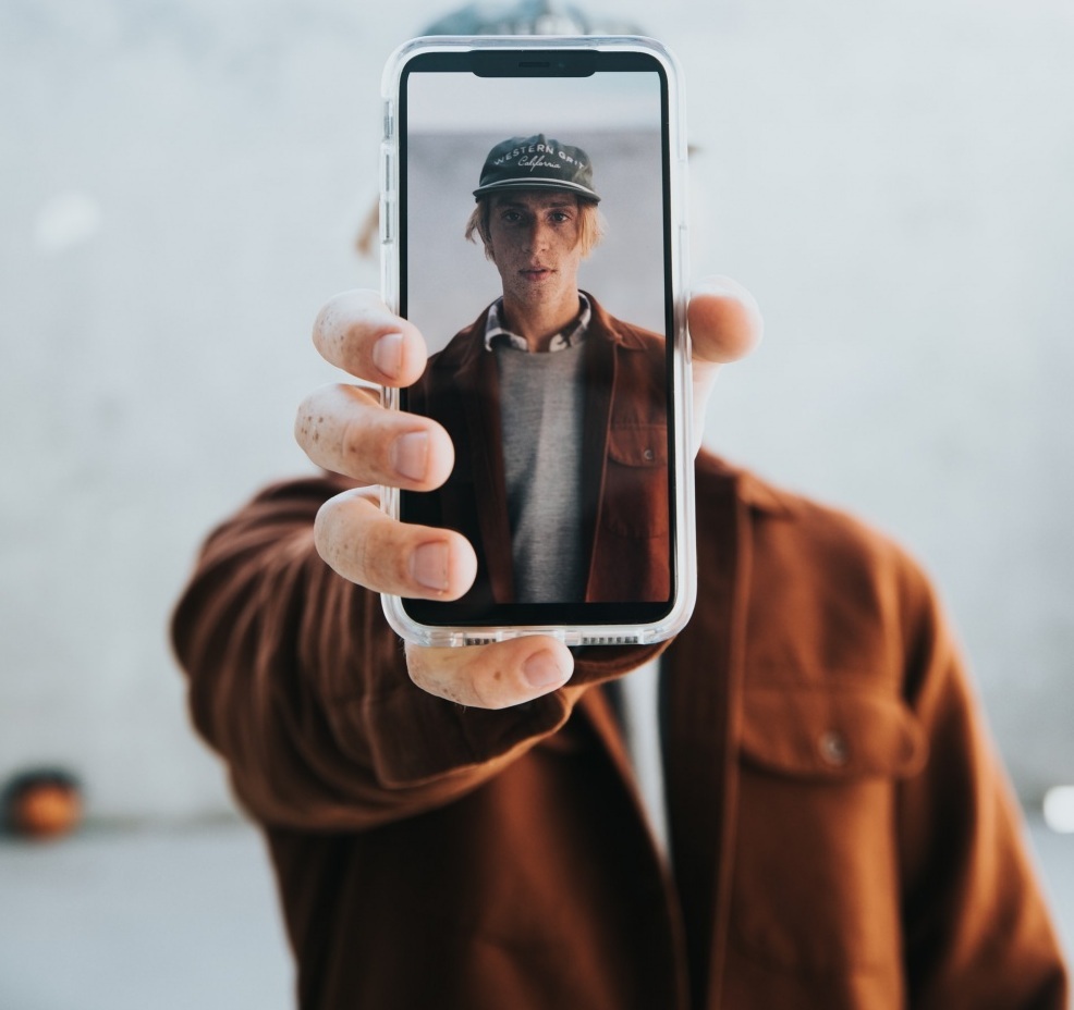 استفاده از برنامه Wallet در iOS ۱۵ با احراز هویت با Face ID