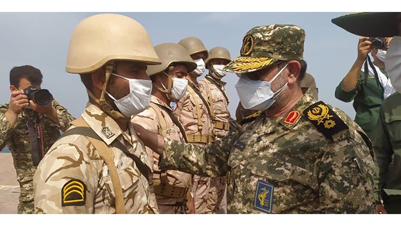 دیدار عیدانه فرمانده نیروی دریایی سپاه از جزایر خلیج فارس