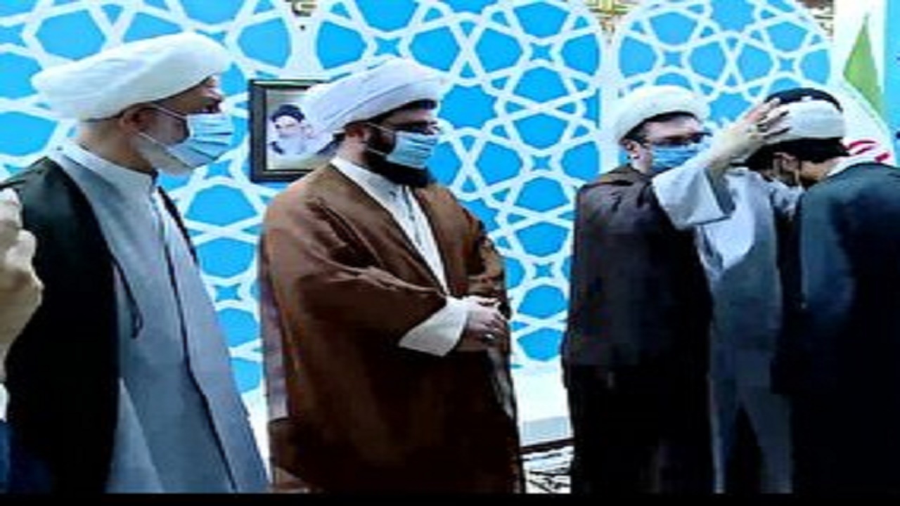 ۲۸ نفر از طلاب حوزه علمیه بناب به لباس مقدس روحانیت ملبس شدند
