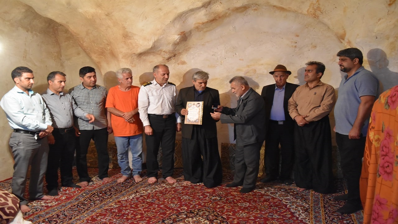 از خانواده «دهقان فداکار» خوزستانی تجلیل شد