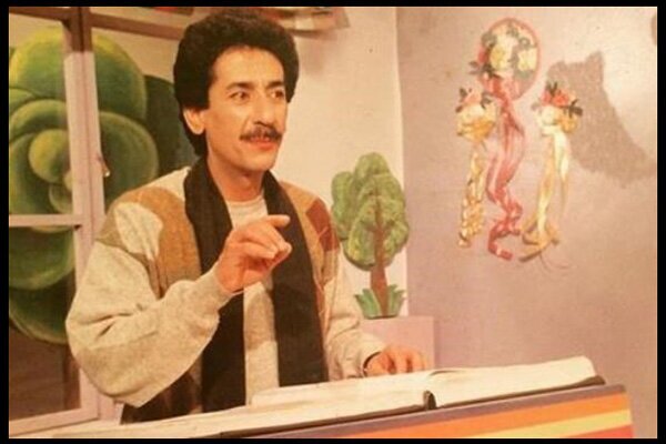خاطره بازی با تیتراژ خاطره انگیز &laquo;زیرگنبدکبود&raquo; ؛ ماجرای &laquo;آقای حکایتی&raquo; و تولد یک خواننده