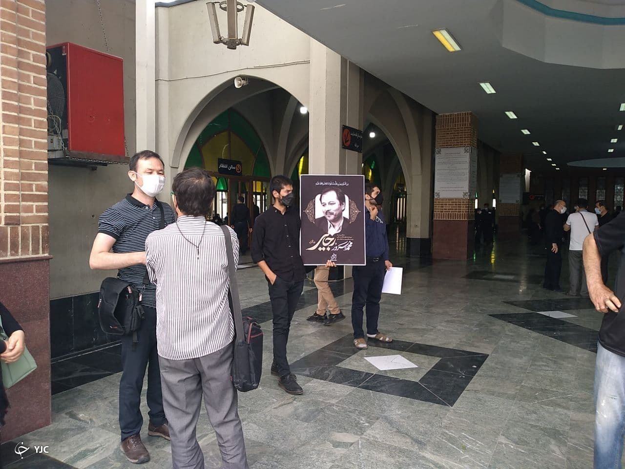 پیکر مرحوم «محمد سرور رجایی» در تهران به خاک سپرده شد + تصاویر