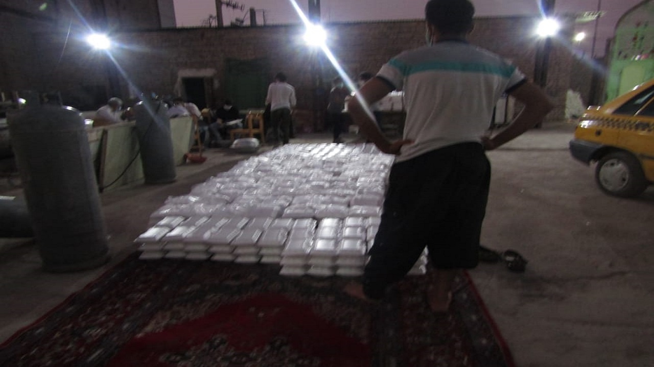 توزیع ۳ هزار پرس غذا بین نیازمندان حاشیه شهر زاهدان