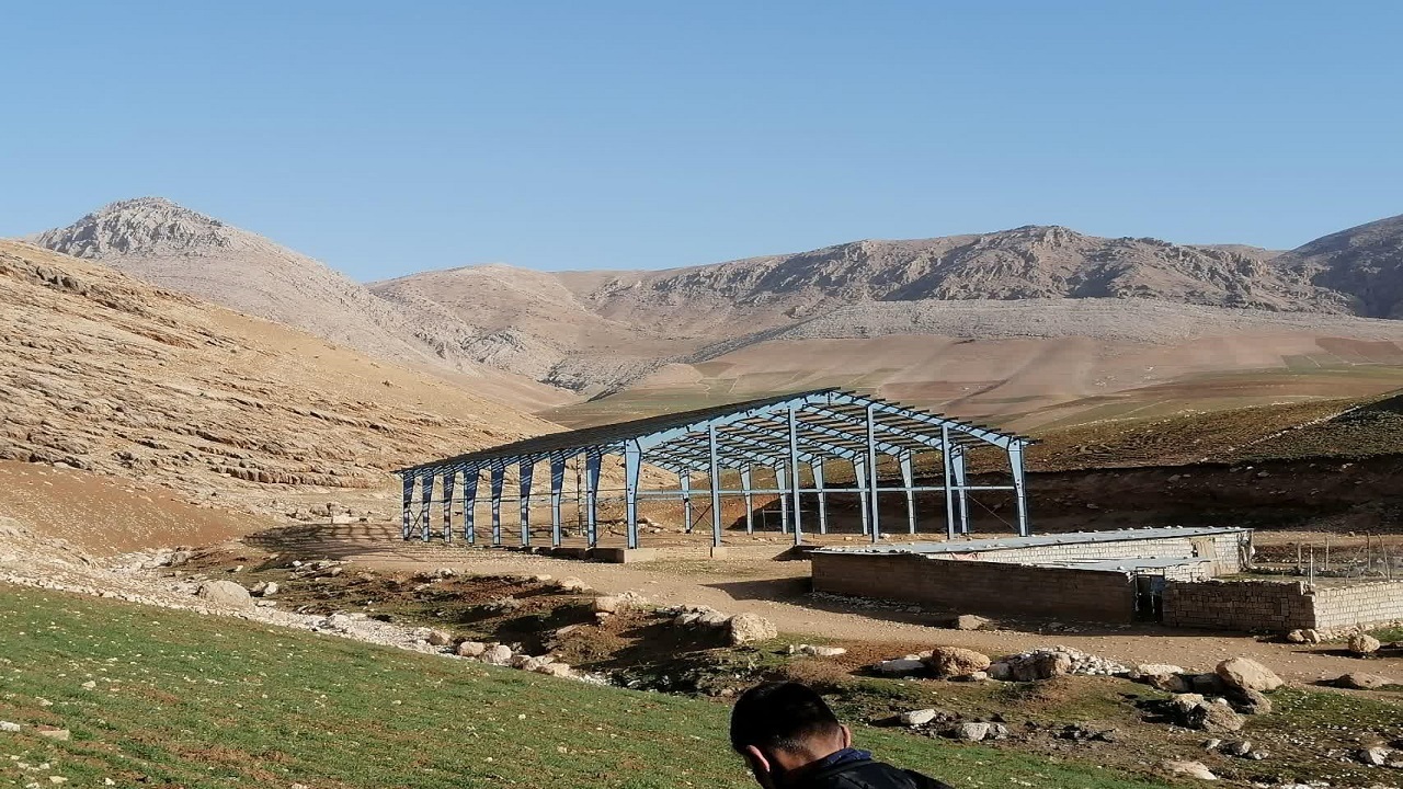چشم انتظاری ساکنان روستای سرچاه برای احداث ورزشگاه + تصاویر