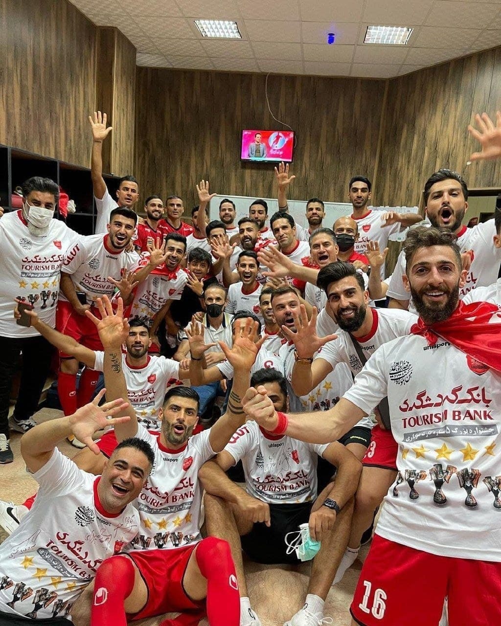 جشن گلات قهرمانی تیم فوتبال پرسپولیس + فیلم و عکس