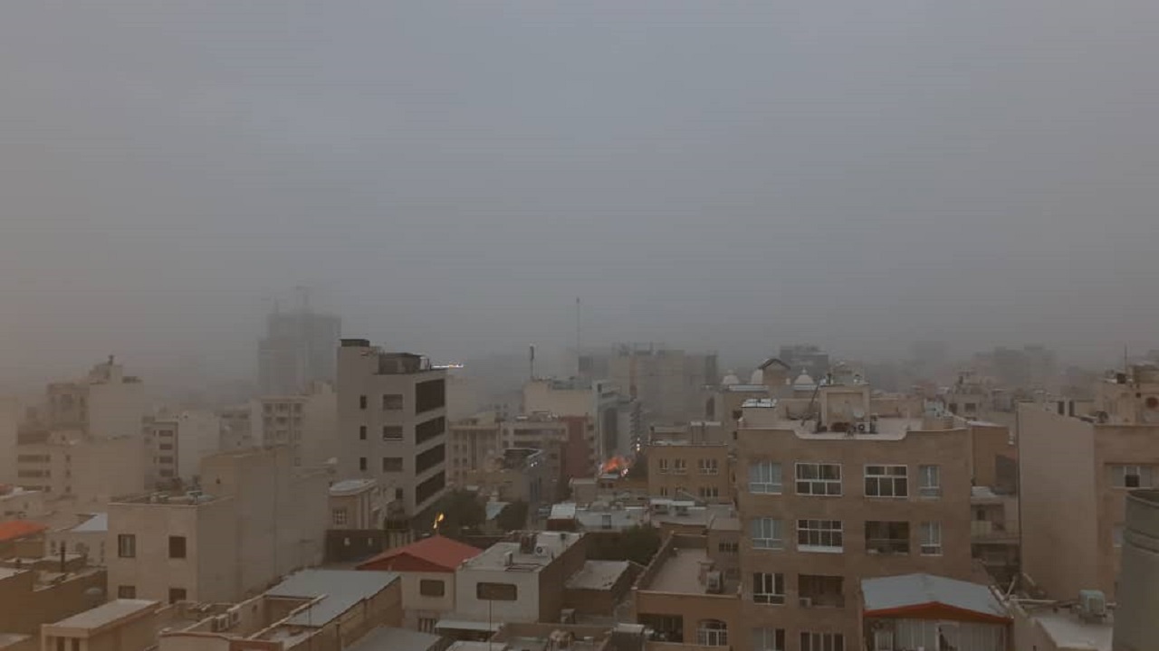 هوای ناسالم همچنان میهمان ناخوانده قمی ها