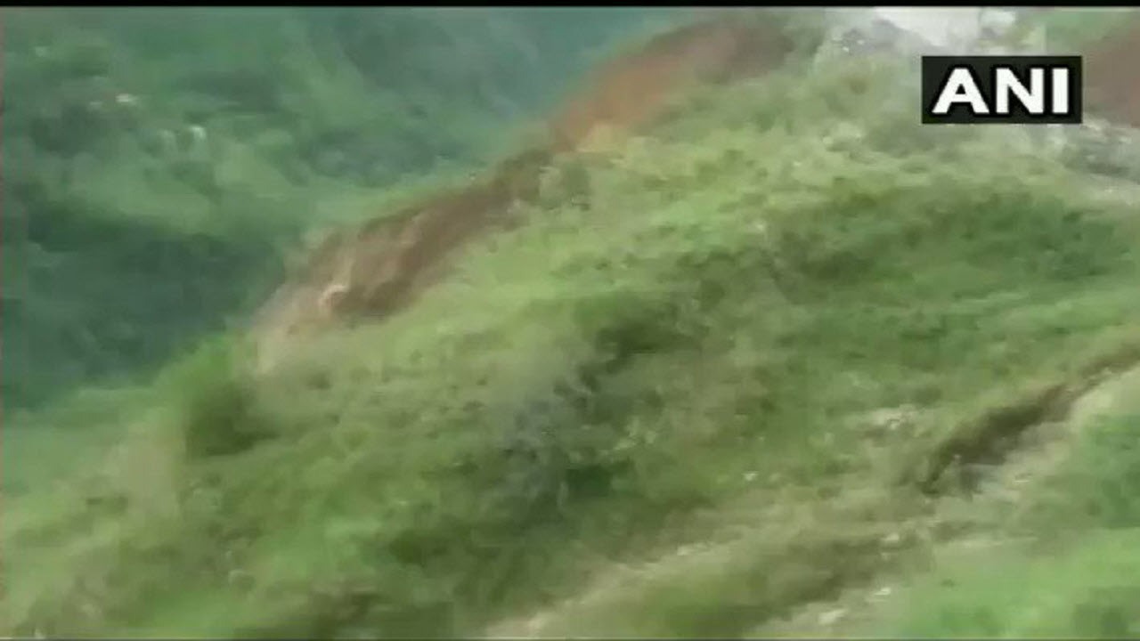 محو شدن ناگهانی جاده پس از رانش زمین