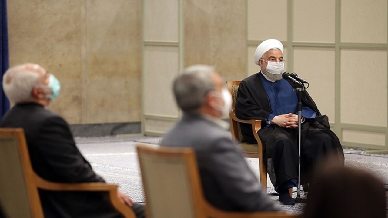 تاخیر عامدانه روحانی در جلسه با رهبر معظم انقلاب صحت ندارد