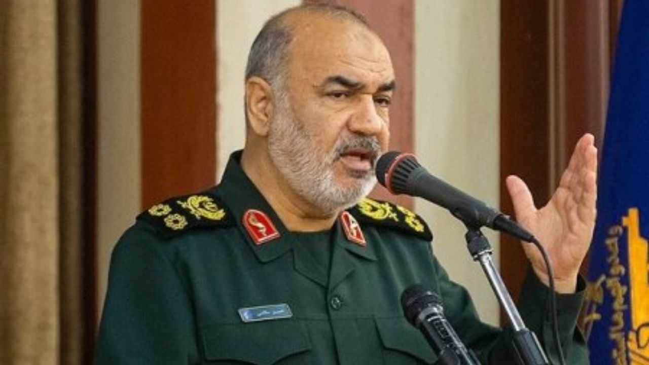 سرلشکر سلامی اولین دز واکسن ایرانی را دریافت کرد