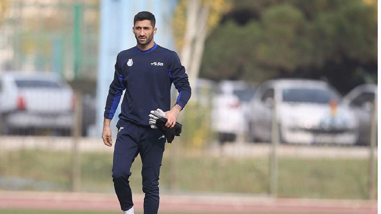مظاهری در استقلال می‌ماند