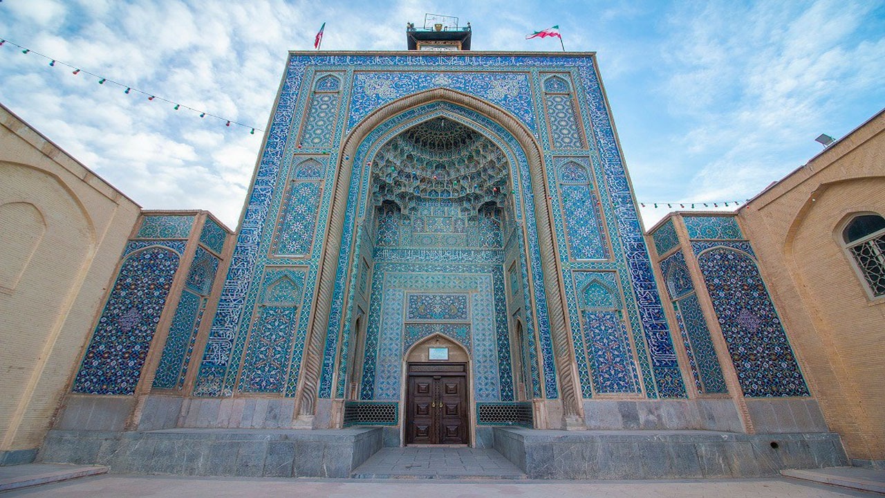 مساجد مراکز ترویج فرهنگ اسلامی و ایرانی هستند