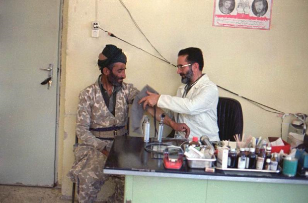 مقر پزشکان داوطلب برای اعزام به جبهه کجا بود؟