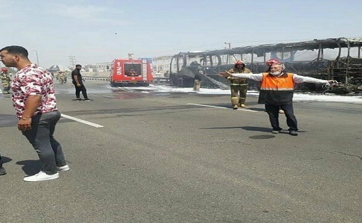 آتش گرفتن اتوبوس مسافربری در عوارضی تهران_قم +تصاویر