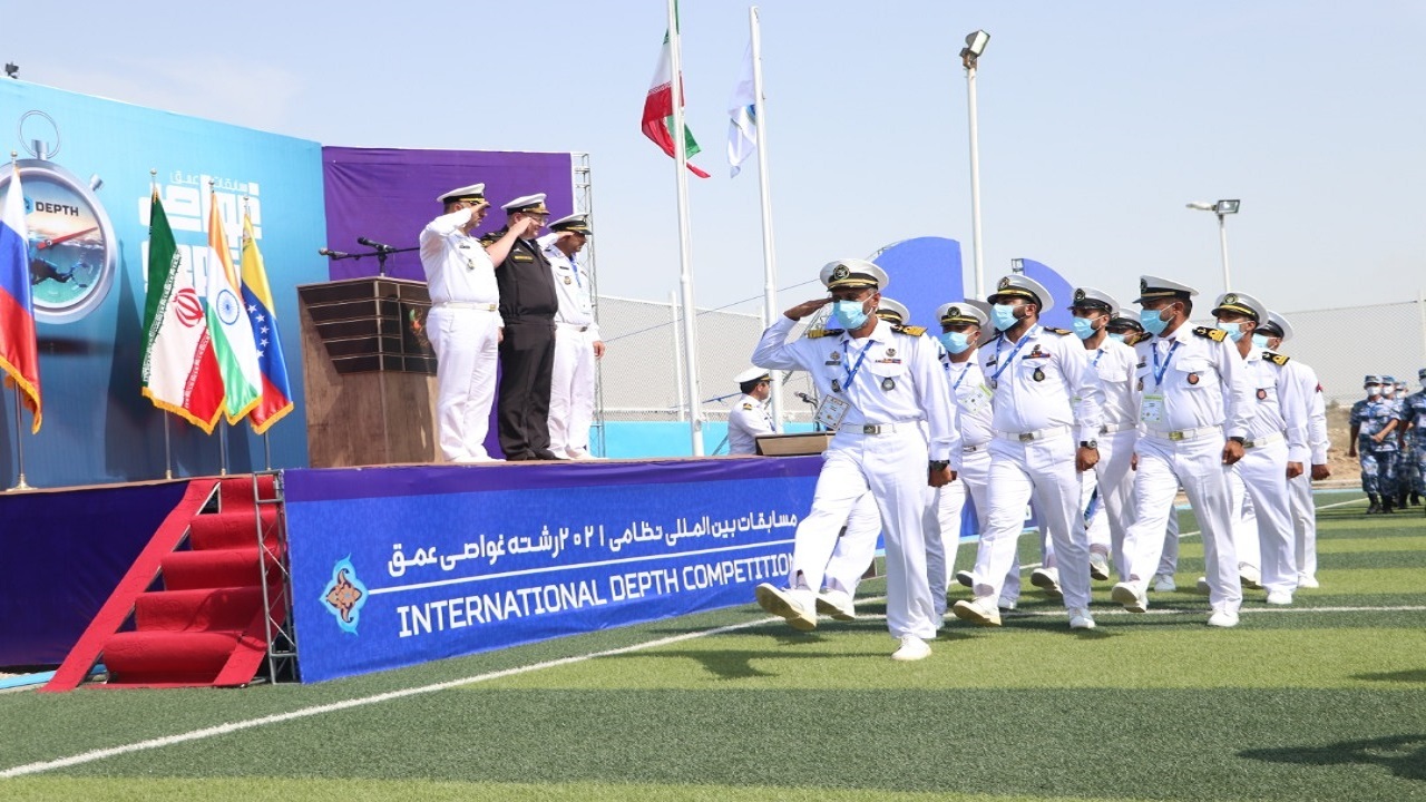 حضور غواصان ارتش در سواحل مکُران، پیام‌آور صلح و امنیت در منطقه است
