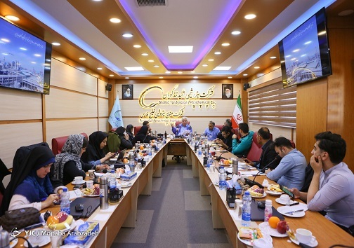 مدیران پروازی در شرکت های پتروشیمی