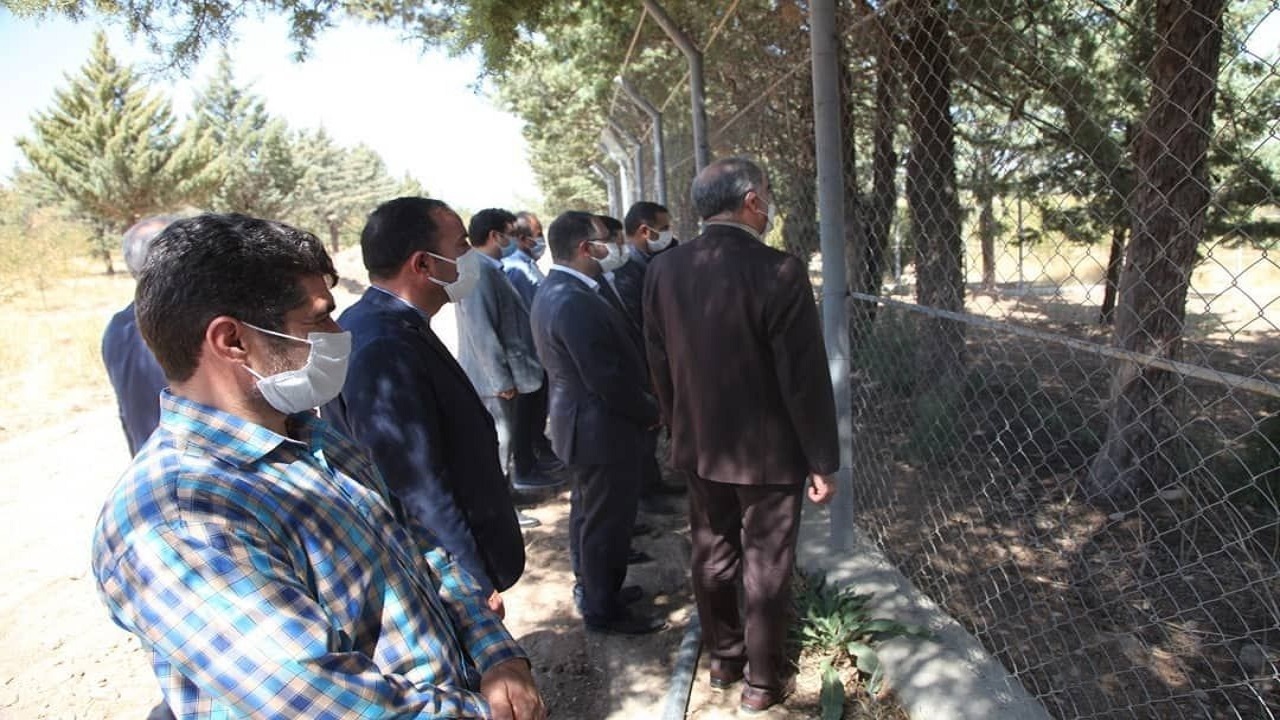 افتتاح مرکز تکثیر گوزن زرد ایرانی در آذربایجان غربی