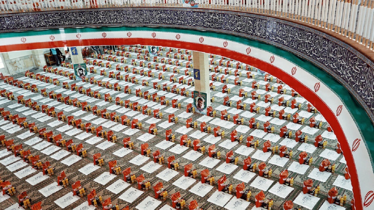 رزمایش کمک مومنانه؛ یاور بیماران کرونایی در مشهد