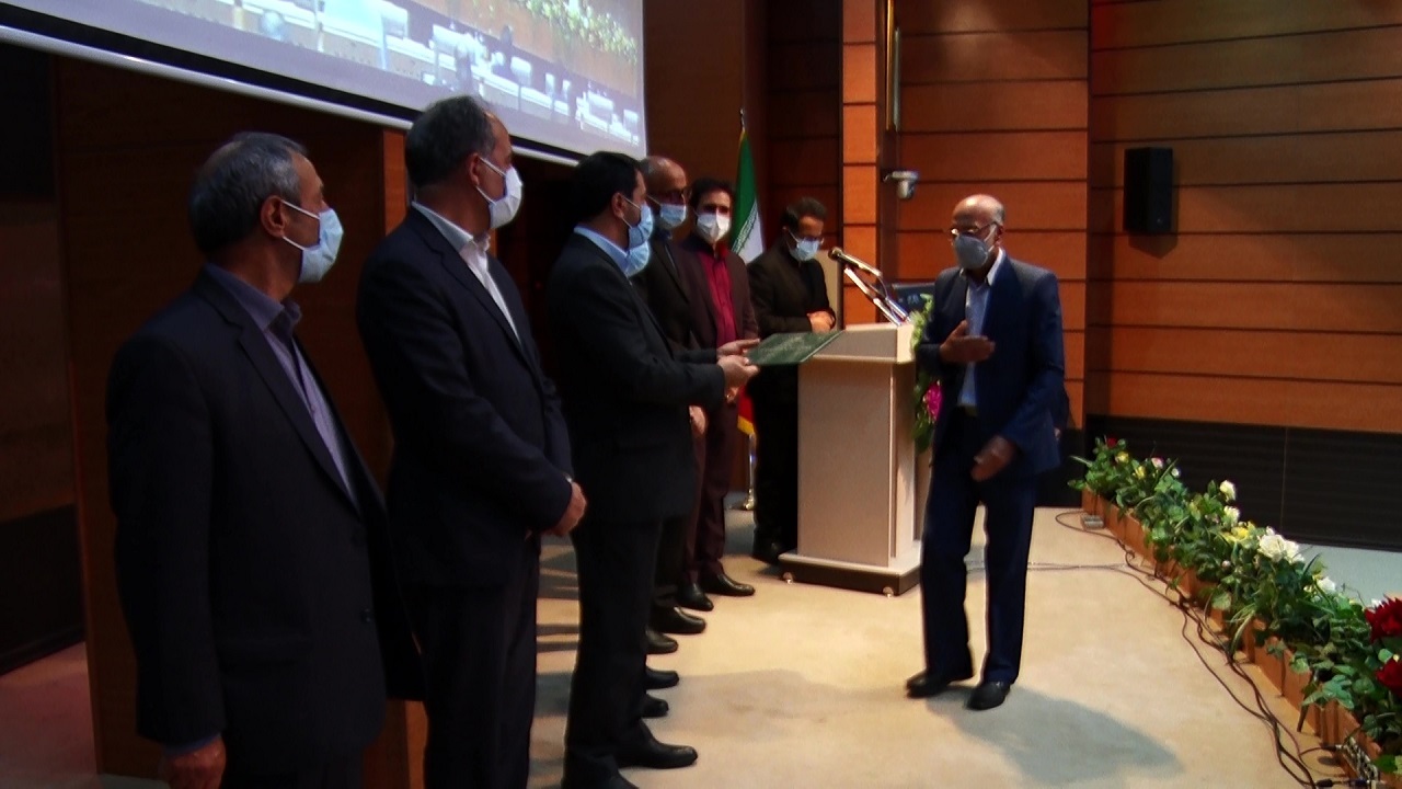 کارگران نمونه خراسان جنوبی تجلیل شدند