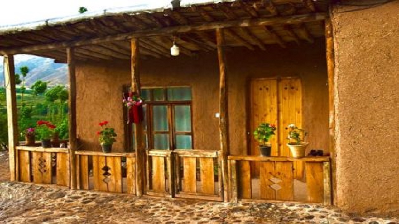 خانه‌هایی که با لرزش ویران می‌شوند