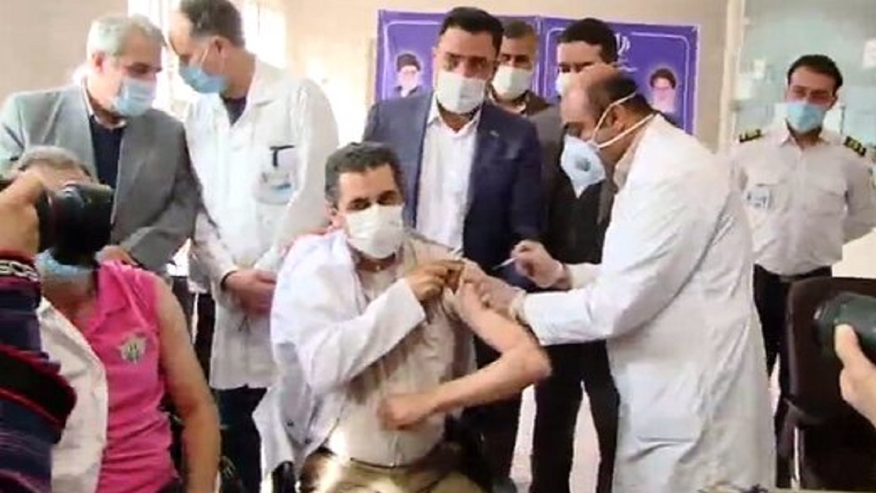 قبل از تزریق واکسن کرونا با ۳۳۶۹۵۸۰۱ تماس بگیرید