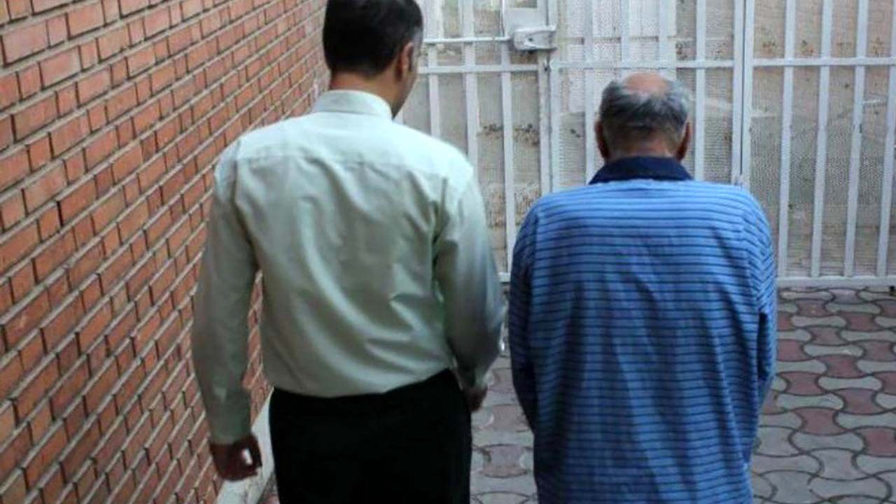 گفتگو با پیرمردی که پرستارش را با ضربه گلدان کشت / روح مقتول رهایم نمی‌کند!