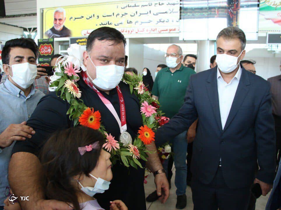 استقبال از نایب قهرمان پارالمپیک توکیو در کرمان + تصاویر