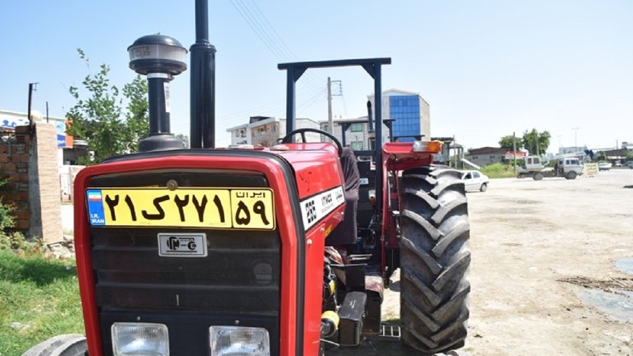 پلاک گذاری تراکتور‌ها در اشکذر
