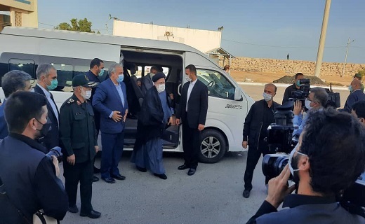 بازدید رئیس جمهور از اسکله صیادی کنارک+تصاویر بازدید رئیس جمهور از اسکله صیادی کنارک+تصاویر