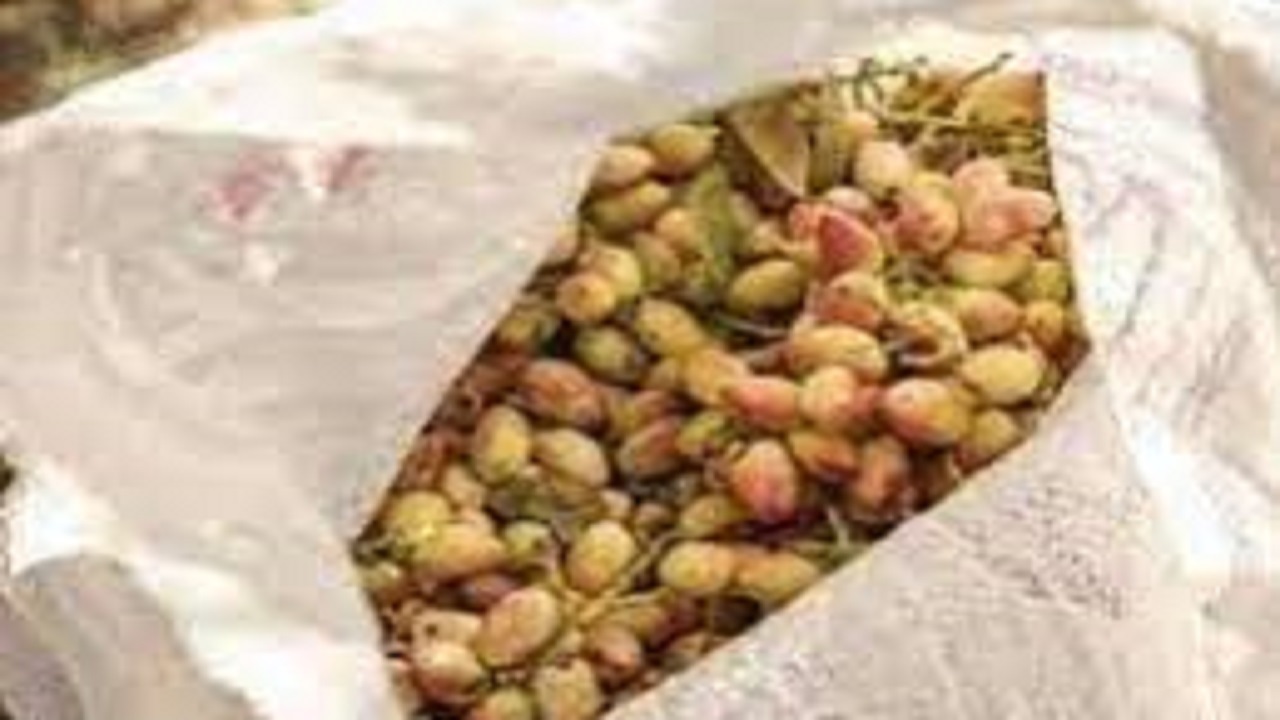 کشف ۲۳۸ کیلوگرم پسته سرقتی توسط مرزبانان هنگ سرخس