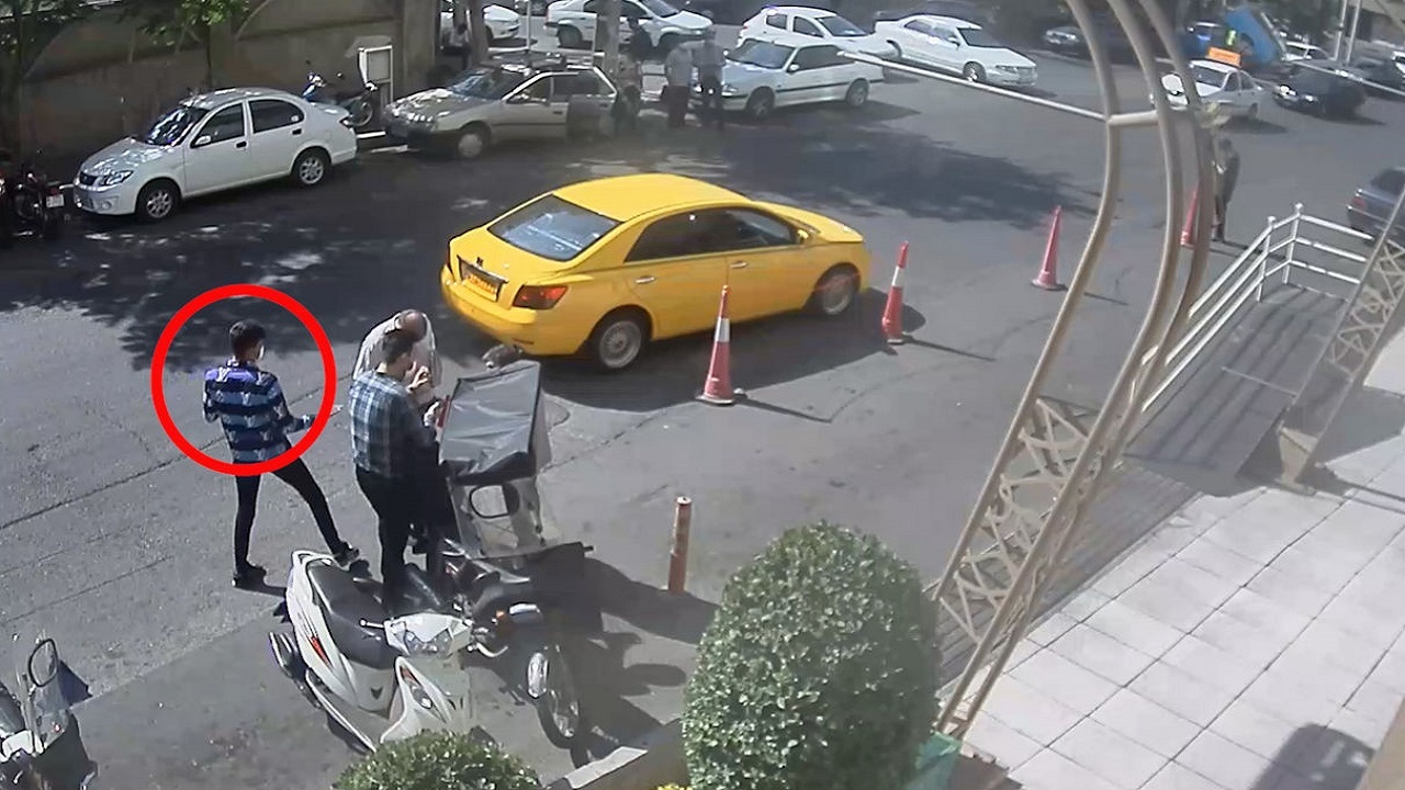 فیلم لحظه سرقت موبایل توسط سارق لاغر اندام /شوک مالباخته در صحنه