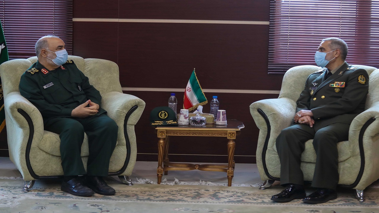 دشمنان از هیچ حربه‌ای برای فشار بر ملت ایران فروگذار نکرده‌اند