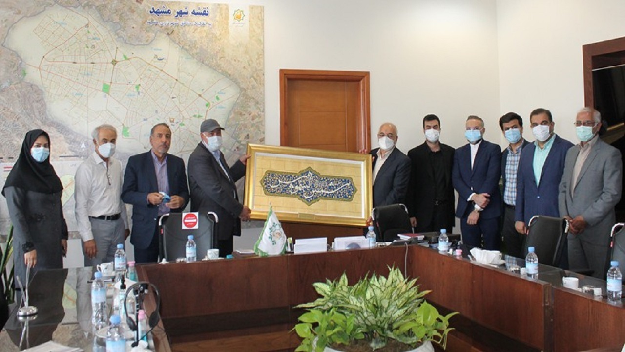 رهبر انقلاب الگوی ما در ترویج فرهنگ کتابخوانی است