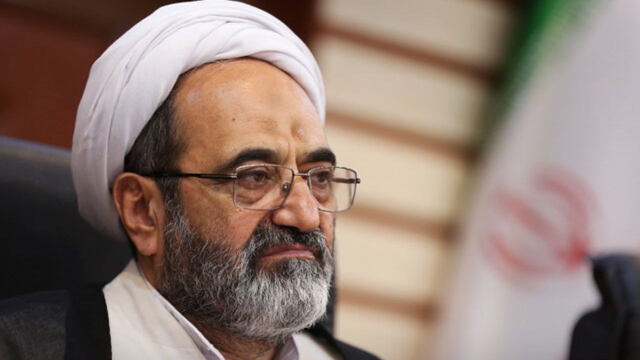 تحقق بیانیه گام دوم انقلاب را باید از دولت مطالبه کنیم