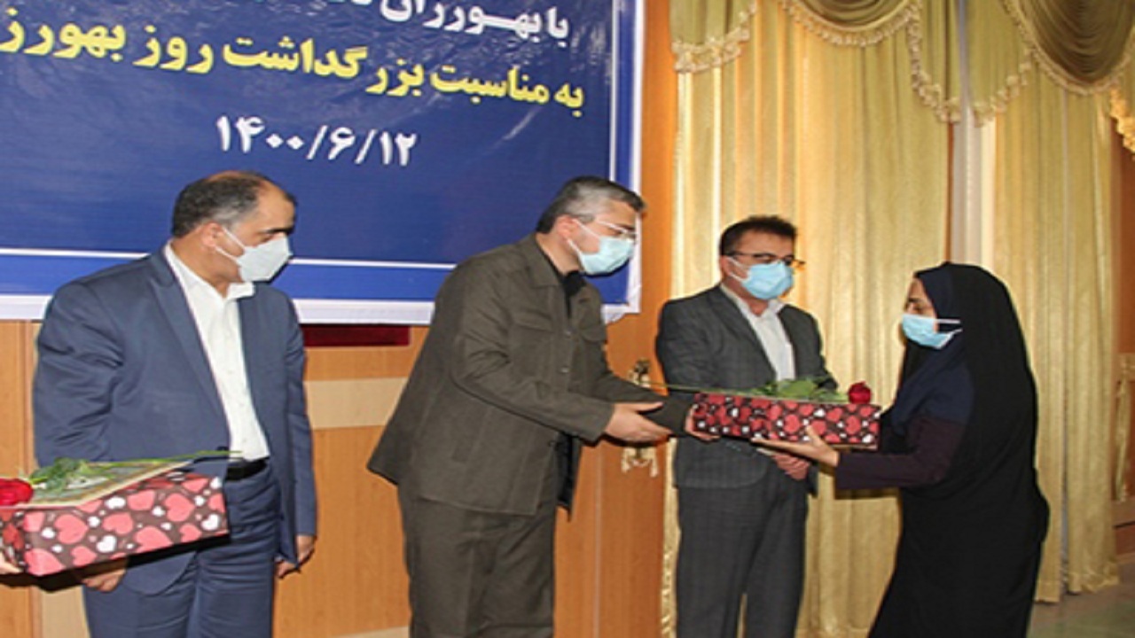 فعالیت ۱۱۵بهورز در دشتستان/ ۴۰ هزار دشتستانی دو دوز واکسن کرونا زده‌اند