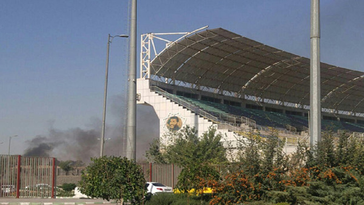 تمرینات پرسپولیس تحت الشعاع دود غلیظ اطراف ورزشگاه شهید کاظمی