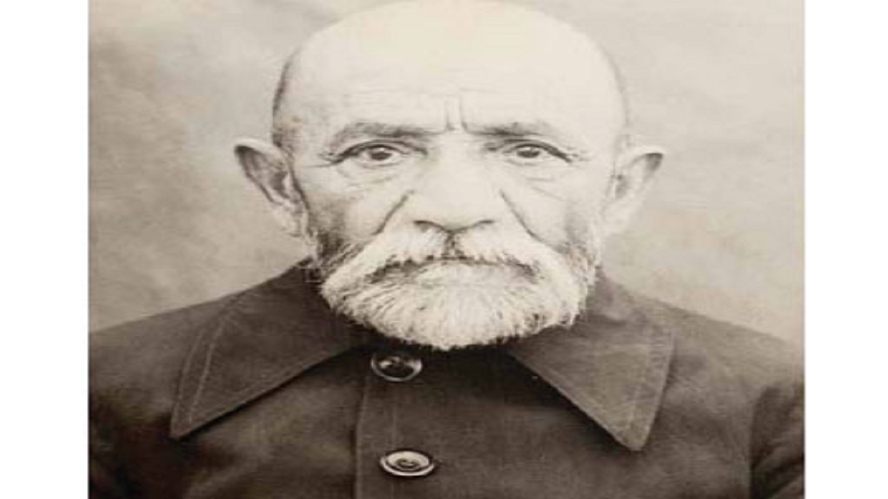 چرا میرزا محمد طاهر در زندگی به سختی افتاد؟