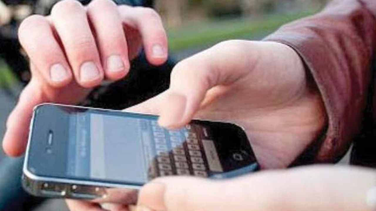 روش‌های مقابله با موبایل قاپی + انیمیشن