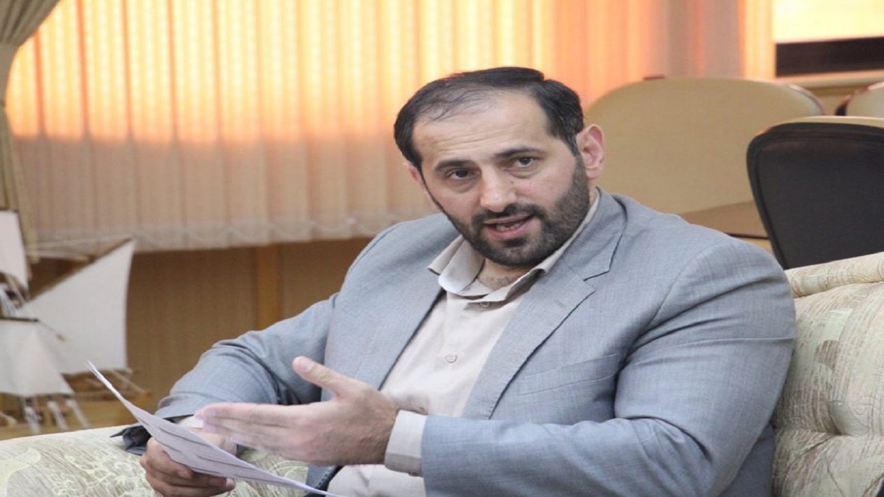معلمان و مدیران توان زندگی مناسب را ندارند