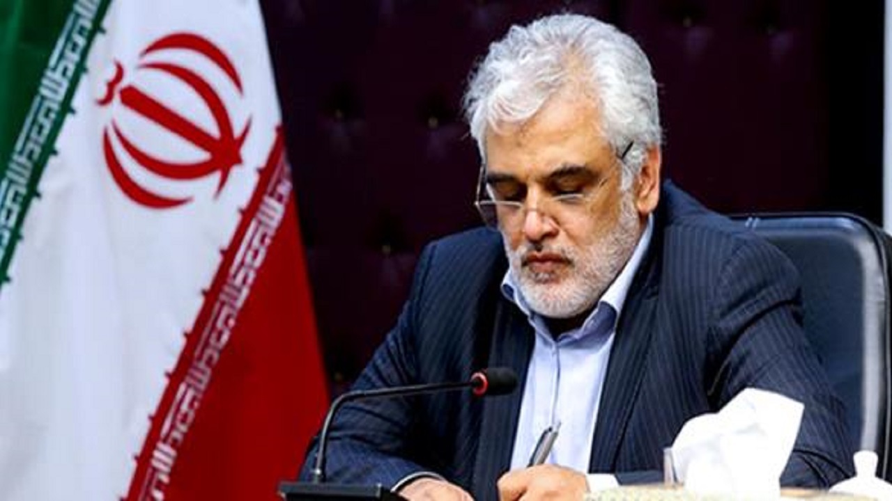 دستور رییس دانشگاه آزاد برای بررسی پرونده استاد اخراج شده