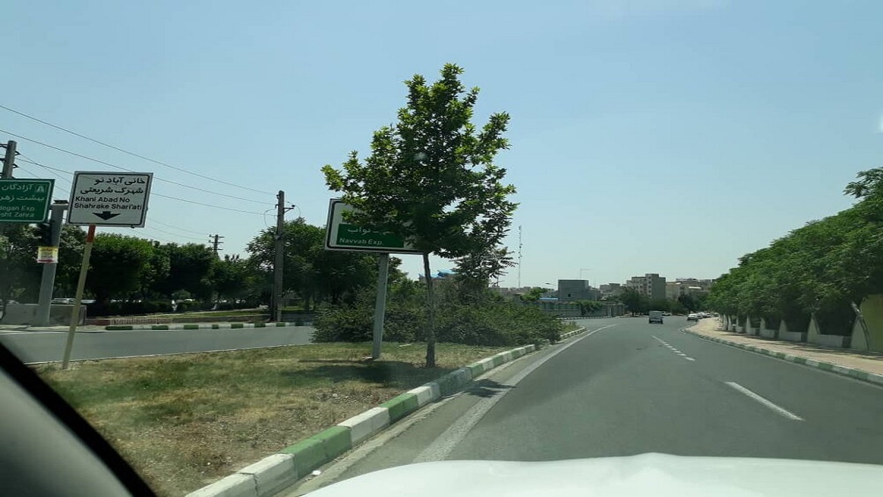 پوشیده شدن تابلو‌ها باعث حادثه رانندگی می‌شود
