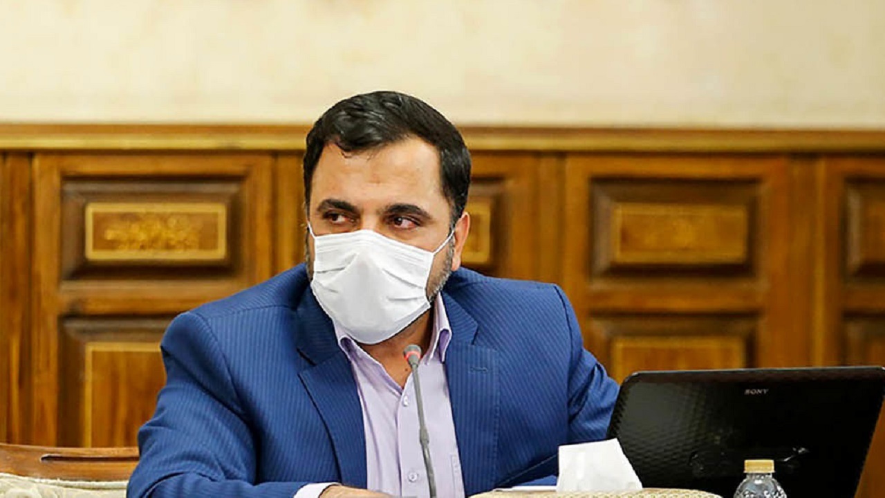 باید از فضای مجازی برای حل مشکلات مردم استفاده کرد / شبکه ملی اطلاعات به معنی قطع اینترنت نیست / وقت حضور در شبکه های اجتماعی را ندارم