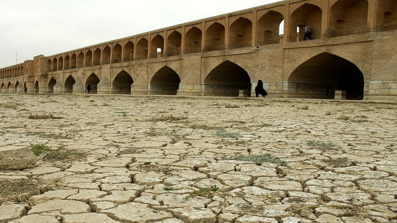 خشکی زاینده‌ رود مساله ملی است