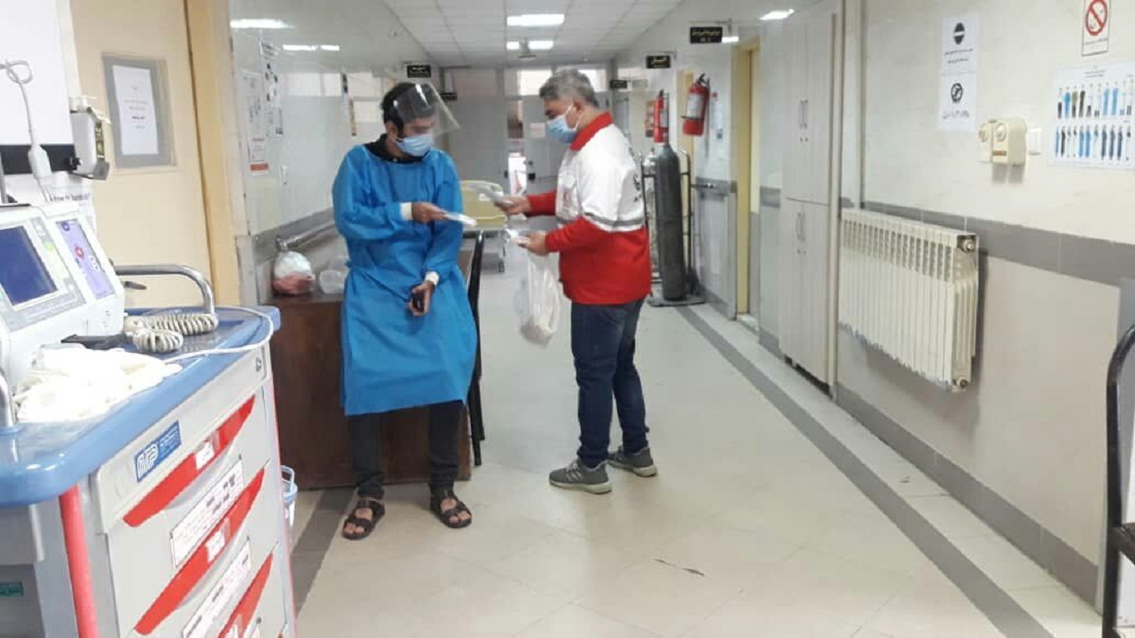 خدمات امدادگران هلال احمر گیلان در مراکز درمانی و داروخانه‌های استان گیلان