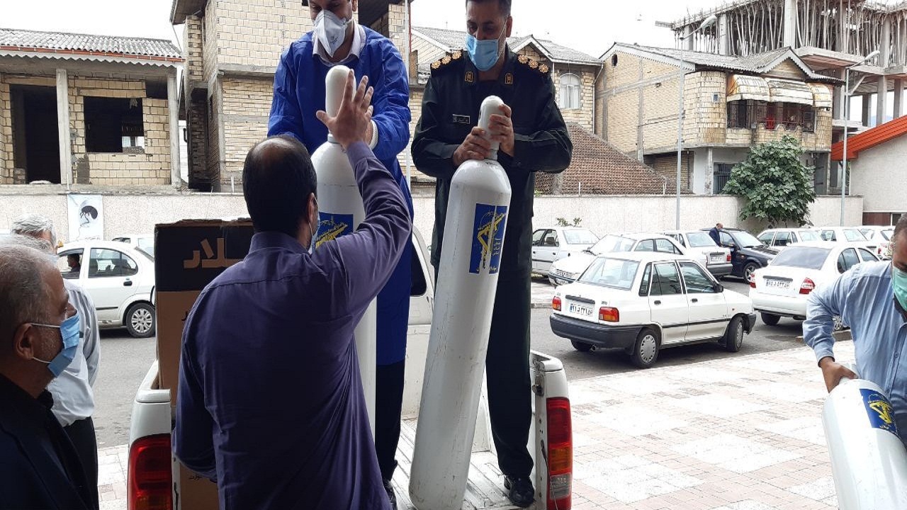 اهدای ۱۱۰کپسول اکسیژن به بیمارستان آستارا
