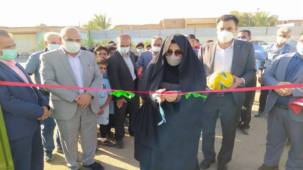 افتتاح نخستین زمین چمن مصنوعی در بافق