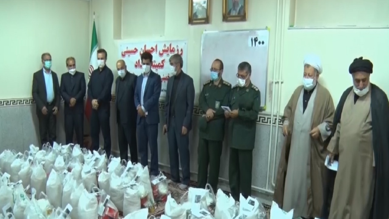 توزیع ۹۵۰ بسته مواد غذایی در قالب طرح احسان حسینی به ارزش ۸۰۰ میلیون تومان+فیلم