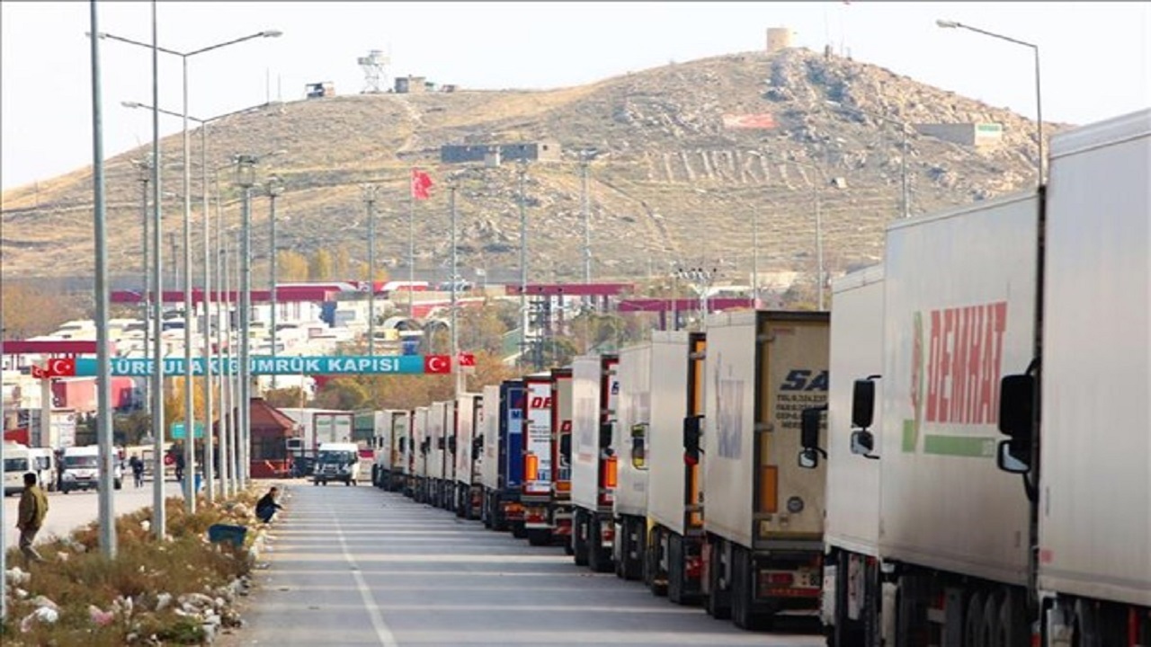 ترانزیت ۴۱۱ هزارتن کالا از گمرکات آذربایجان غربی به خارج کشور