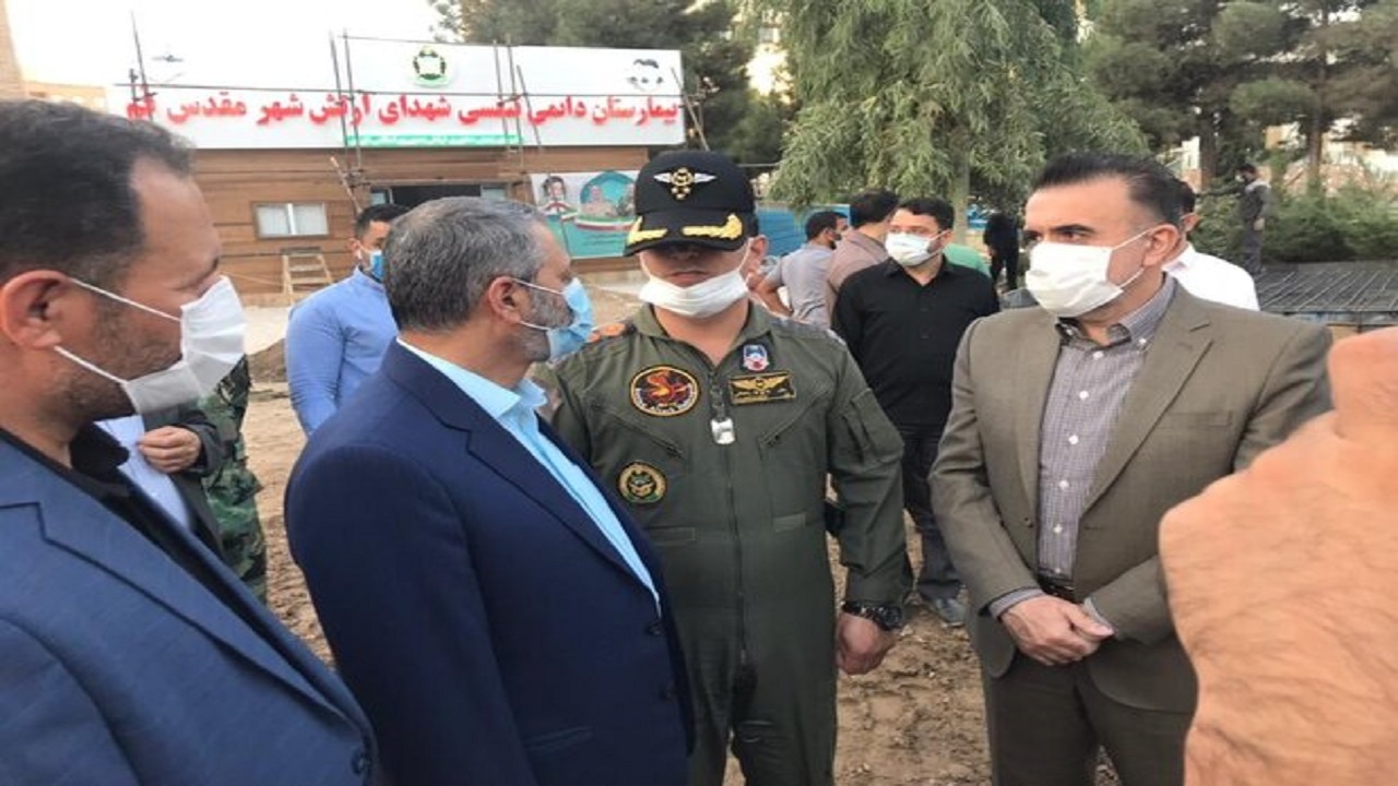 فرمانده کل ارتش از بیمارستان دائمی تنفسی قم بازدید کرد