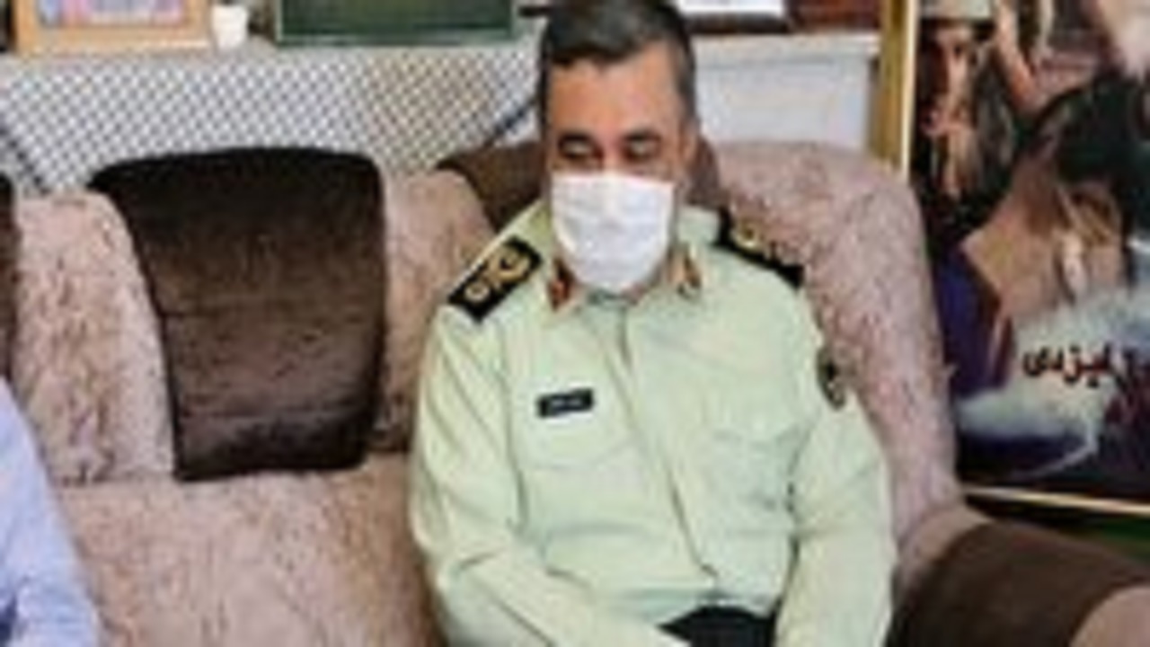 دیدار فرمانده ناجا با تعدادی از خانواده شهدا در تبریز